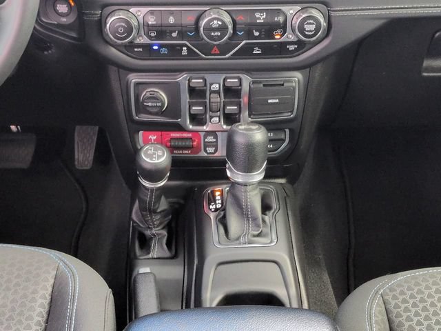 Used 2024 Jeep Wrangler Unlimited Rubicon 4xe w/ Convenience Group AWD/4WD image 19