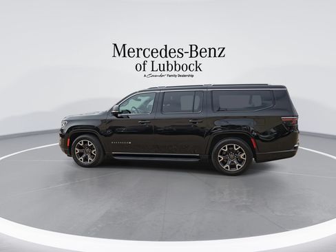 Used 2024 Jeep Wagoneer L Series III w/ Flexible Seating Group AWD/4WD image 6