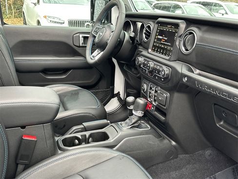 Used 2023 Jeep Wrangler Unlimited Rubicon 4xe w/ Steel Bumper Group image 11