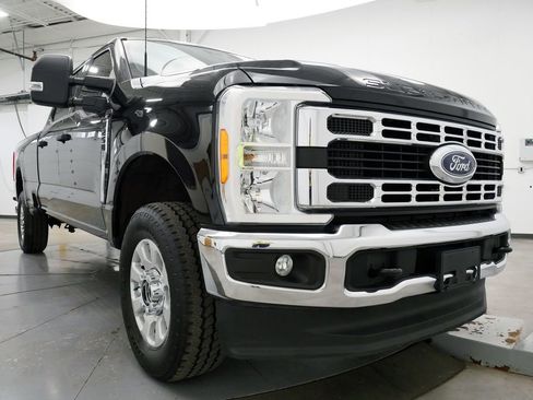 Used 2023 Ford F250 XLT AWD/4WD image 40