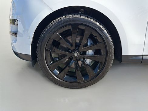 Used 2024 Land Rover Range Rover Sport SE image 45