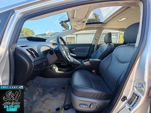 Used 2012 Toyota Prius Four w/ Deluxe Solar Roof Pkg FWD image 18