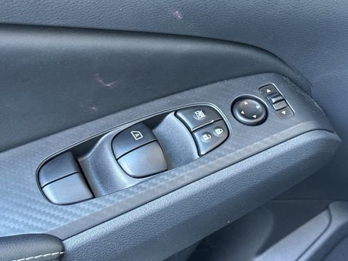 Used 2025 Nissan Altima 2.5 SV image 12