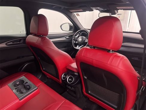 Used 2022 Alfa Romeo Stelvio Veloce image 60