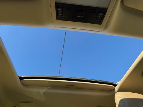 Used 2015 Lexus LS 460 Luxury image 23