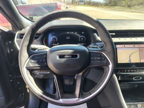 New 2026 Jeep Grand Cherokee Altitude AWD/4WD image 34