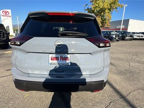 New 2026 Nissan Rogue SV image 5