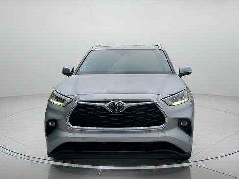 Used 2022 Toyota Highlander Limited image 5