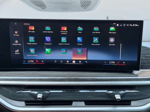 Used 2024 BMW X5 sDrive40i w/ M Sport Package RWD image 29