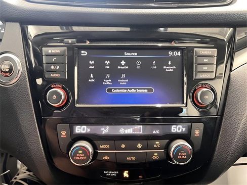 Used 2022 Nissan Rogue Sport SV w/ Technology Package image 26