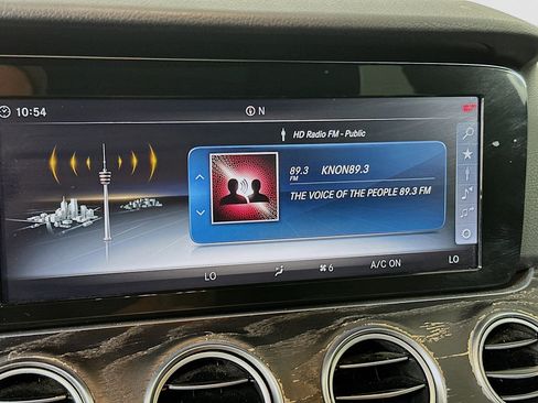 Used 2018 Mercedes-Benz E 300 image 19