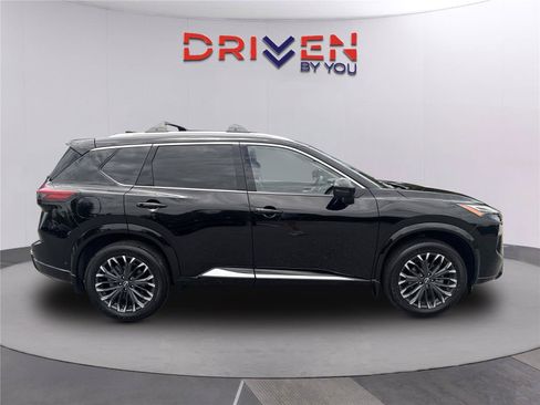 Used 2026 Nissan Rogue Platinum w/ Platinum Premium Package AWD/4WD image 3