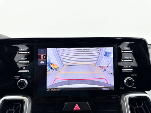 Used 2023 Kia Sorento LX image 25