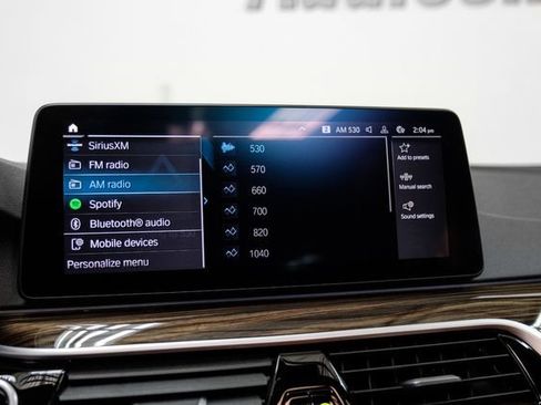 Used 2022 BMW 530e w/ Premium Package image 29