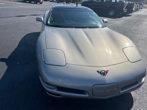 Used 1999 Chevrolet Corvette Coupe w/ Memory Pkg image 8