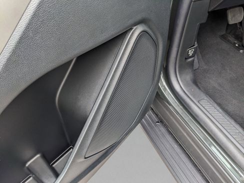 Used 2023 Ford Explorer XLT w/ Equipment Group 202A RWD image 21