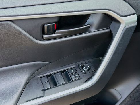 Used 2024 Toyota RAV4 LE image 22