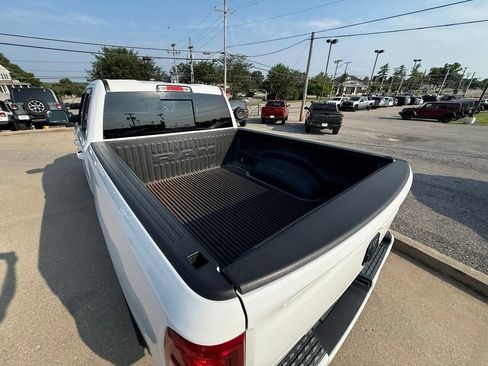 Used 2022 RAM 1500 Big Horn w/ Night Edition AWD/4WD image 8