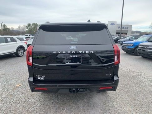 New 2025 Ford Expedition Max Platinum w/ Driver's Package image 7