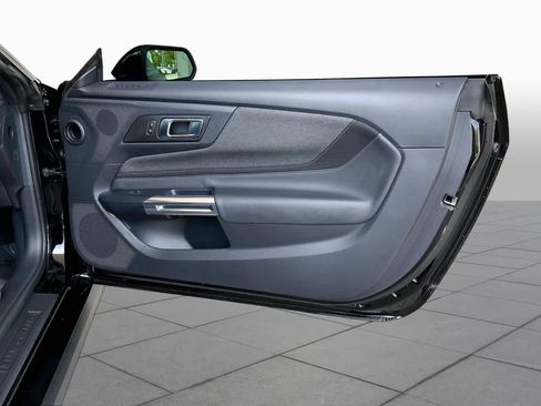 Used 2025 Ford Mustang Coupe RWD image 22