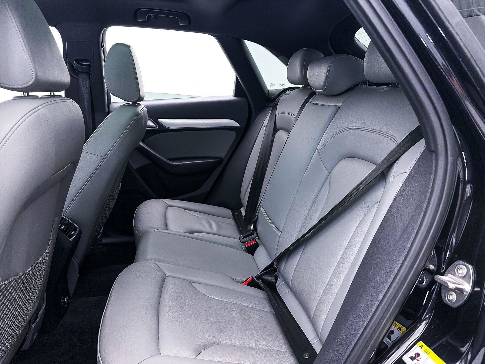 Used 2018 Audi Q3 2.0T Premium w/ Convenience Package FWD image 28