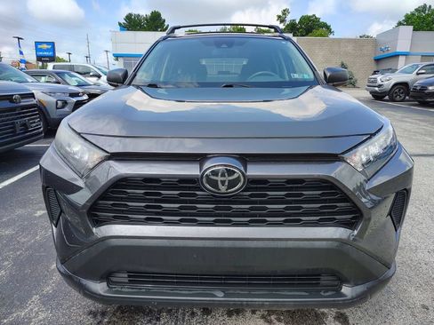 Used 2019 Toyota RAV4 LE w/ Carpet Mat Package FWD image 2