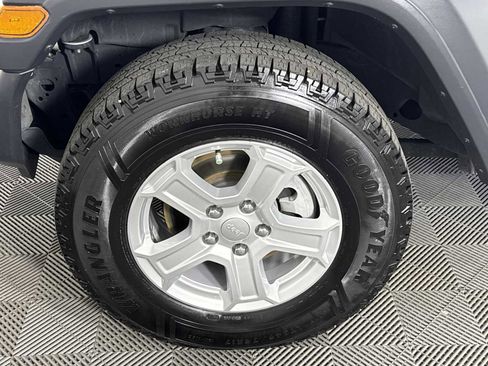 Used 2018 Jeep Wrangler Unlimited Sport S AWD/4WD image 9