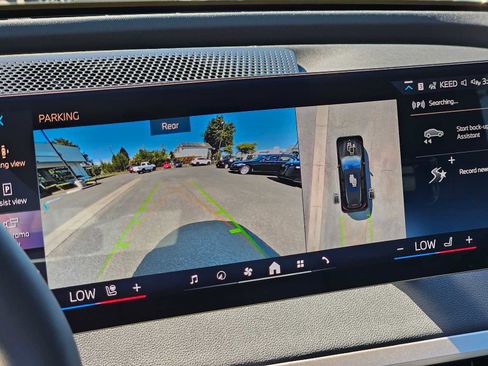 Used 2025 BMW iX xDrive50 image 29