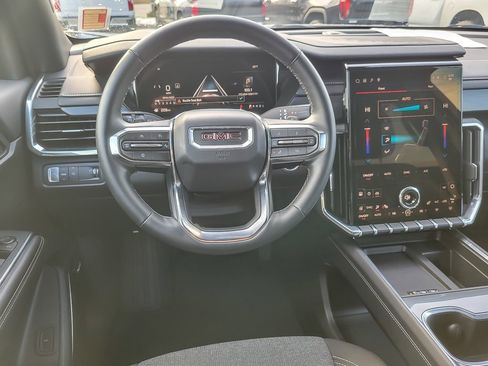 Used 2025 GMC Acadia Elevation image 11