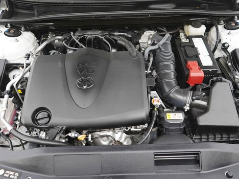 Used 2023 Toyota Camry XSE w/ Navigation Package FWD image 30