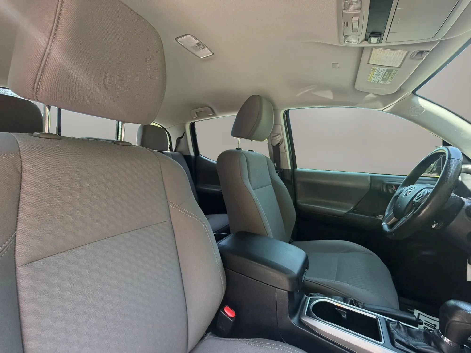Used 2020 Toyota Tacoma SR5 AWD/4WD image 22