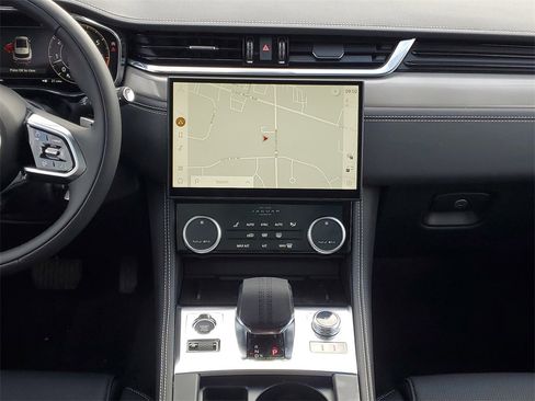 New 2026 Jaguar F-PACE R-Dynamic S image 28