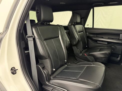 Used 2020 Ford Expedition XLT w/ Equipment Group 202A AWD/4WD image 34