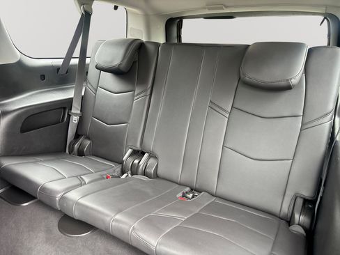 Used 2019 Cadillac Escalade ESV Luxury AWD/4WD image 27