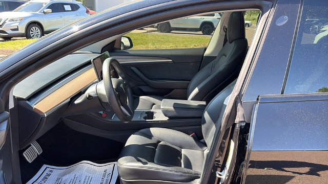Used 2022 Tesla Model 3 Performance AWD/4WD image 12