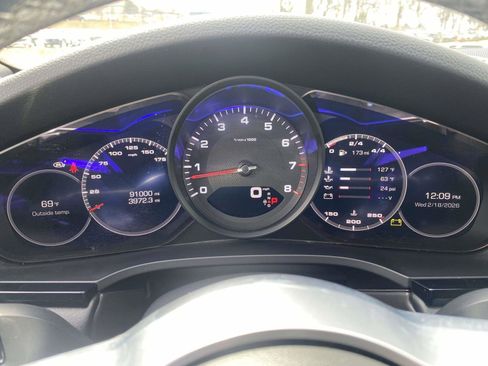 Used 2021 Porsche Cayenne AWD/4WD image 23