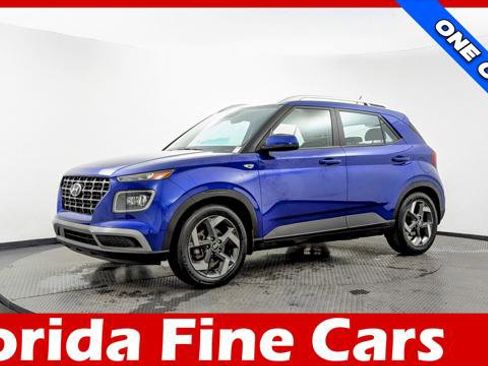 Used 2023 Hyundai Venue Limited image 1
