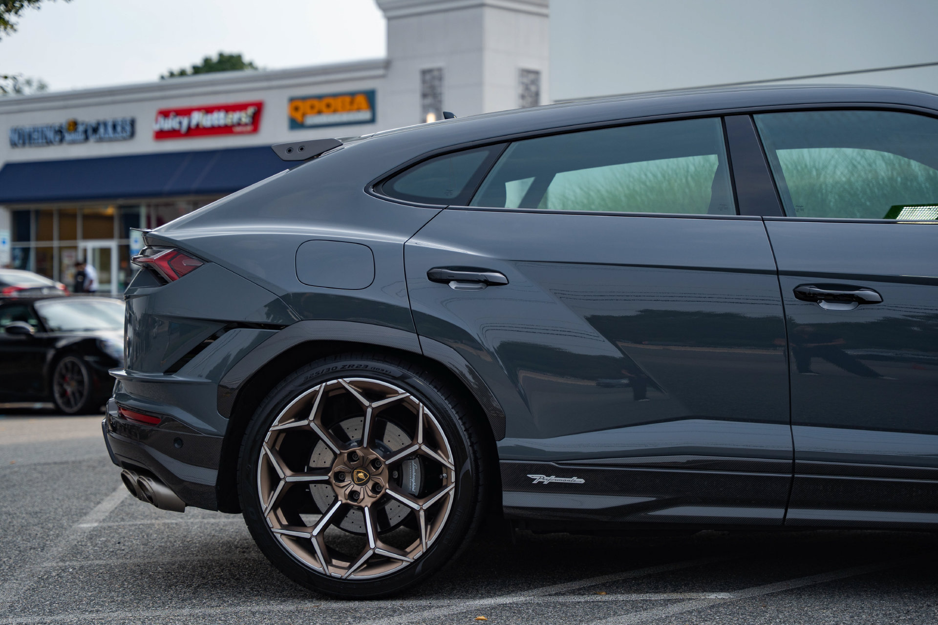 Used 2024 Lamborghini Urus Performante AWD/4WD image 12