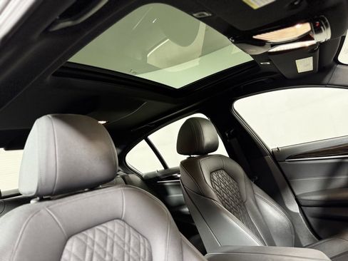 Used 2023 BMW 530i xDrive w/ Premium Package image 12