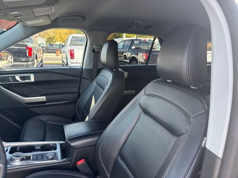 Used 2023 Ford Explorer XLT w/ Equipment Group 202A image 20