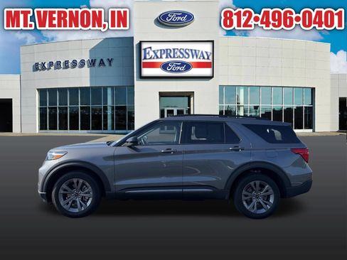 Used 2024 Ford Explorer XLT w/ Equipment Group 202A AWD/4WD image 9
