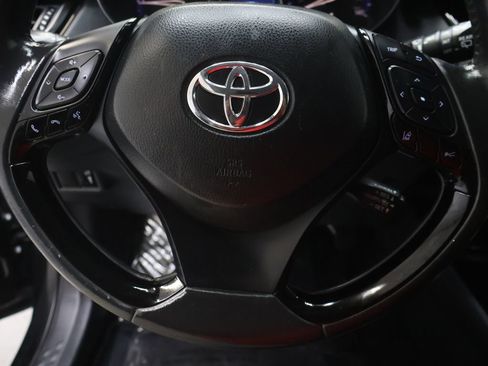 Used 2022 Toyota C-HR Limited FWD image 18