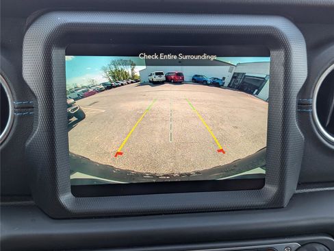 Used 2022 Jeep Wrangler Unlimited Rubicon 4xe w/ Steel Bumper Group image 32