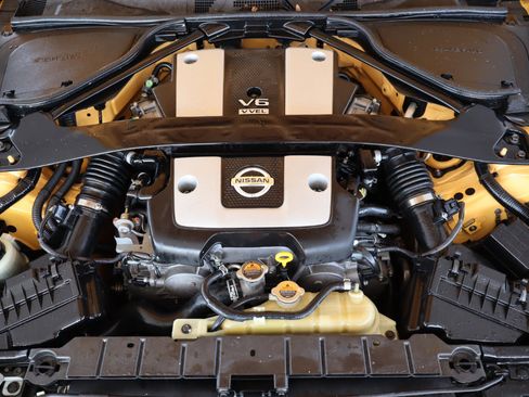 Used 2018 Nissan 370Z Coupe w/ Z34 Heritage Edition - Yellow image 46