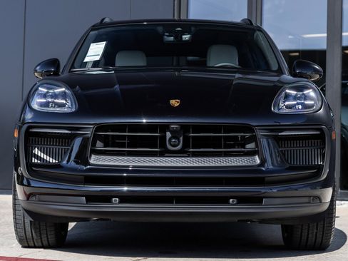 New 2026 Porsche Macan S image 8