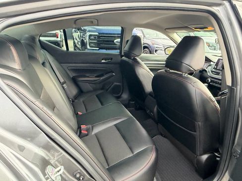 Certified 2025 Nissan Altima 2.5 SR FWD image 17