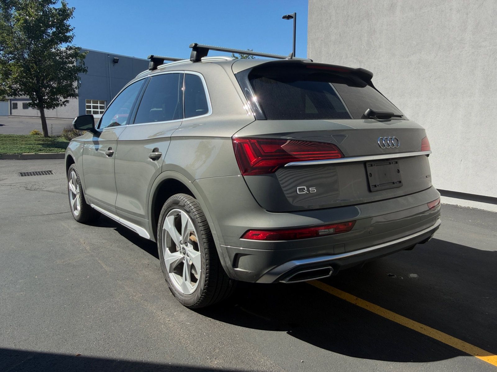 Used 2025 Audi Q5 2.0T Premium Plus w/ Premium Plus Package AWD/4WD image 3