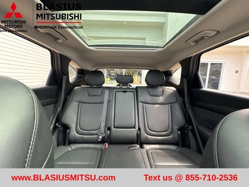 Used 2025 Hyundai Tucson Limited AWD/4WD image 47
