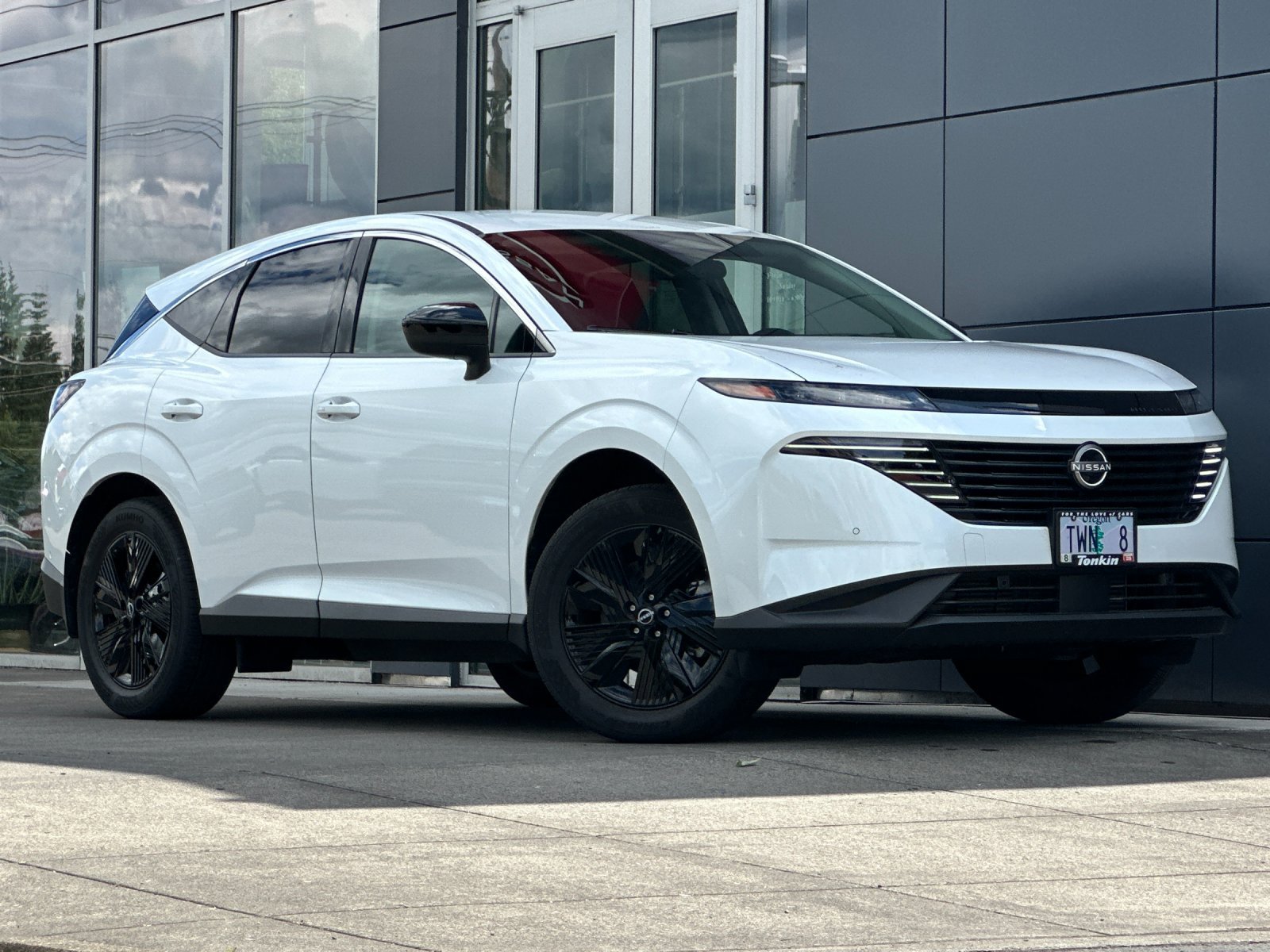 Used 2025 Nissan Murano SV AWD/4WD image 2