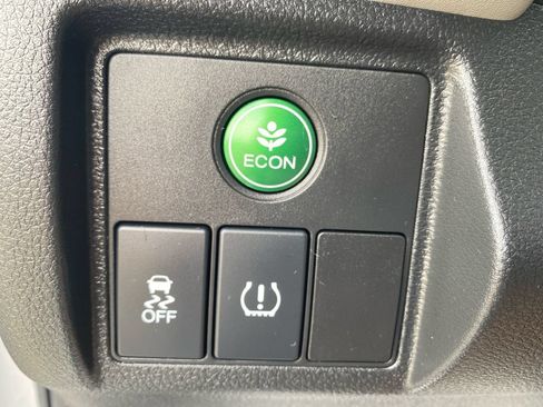 Used 2018 Honda HR-V EX image 34